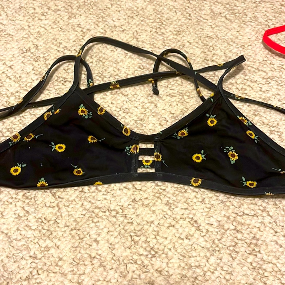 Black top with Daisies